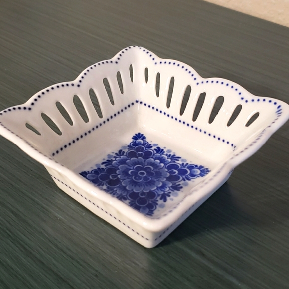 Delft Handpainted Defleur Holland Cobalt Blue & White Ceramic Square Dish Gift - Picture 8 of 8